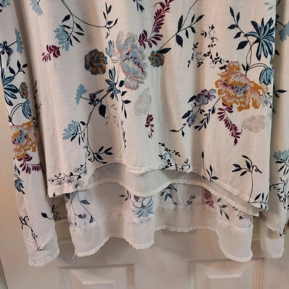 American Rag Cream Floral Short Sleeve Chiffon Overlay Shirt in Size 0X - Picture 4 of 12